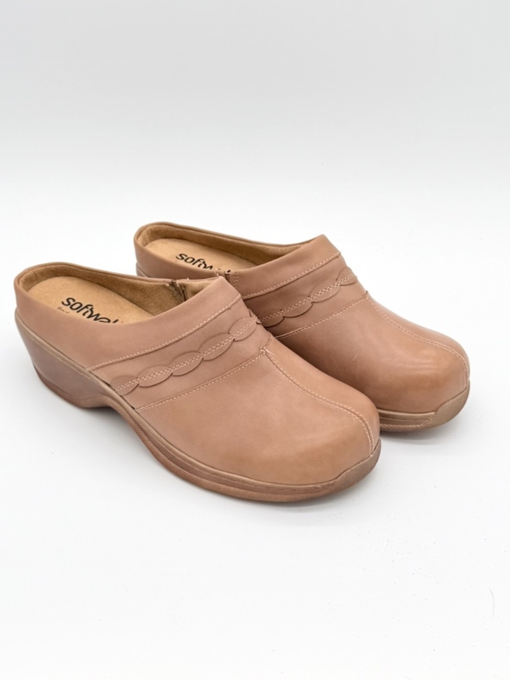 SoftWalk Amber Womens Leather Clogs Mules Tan Comfort Shoes Size 10 W Wide
